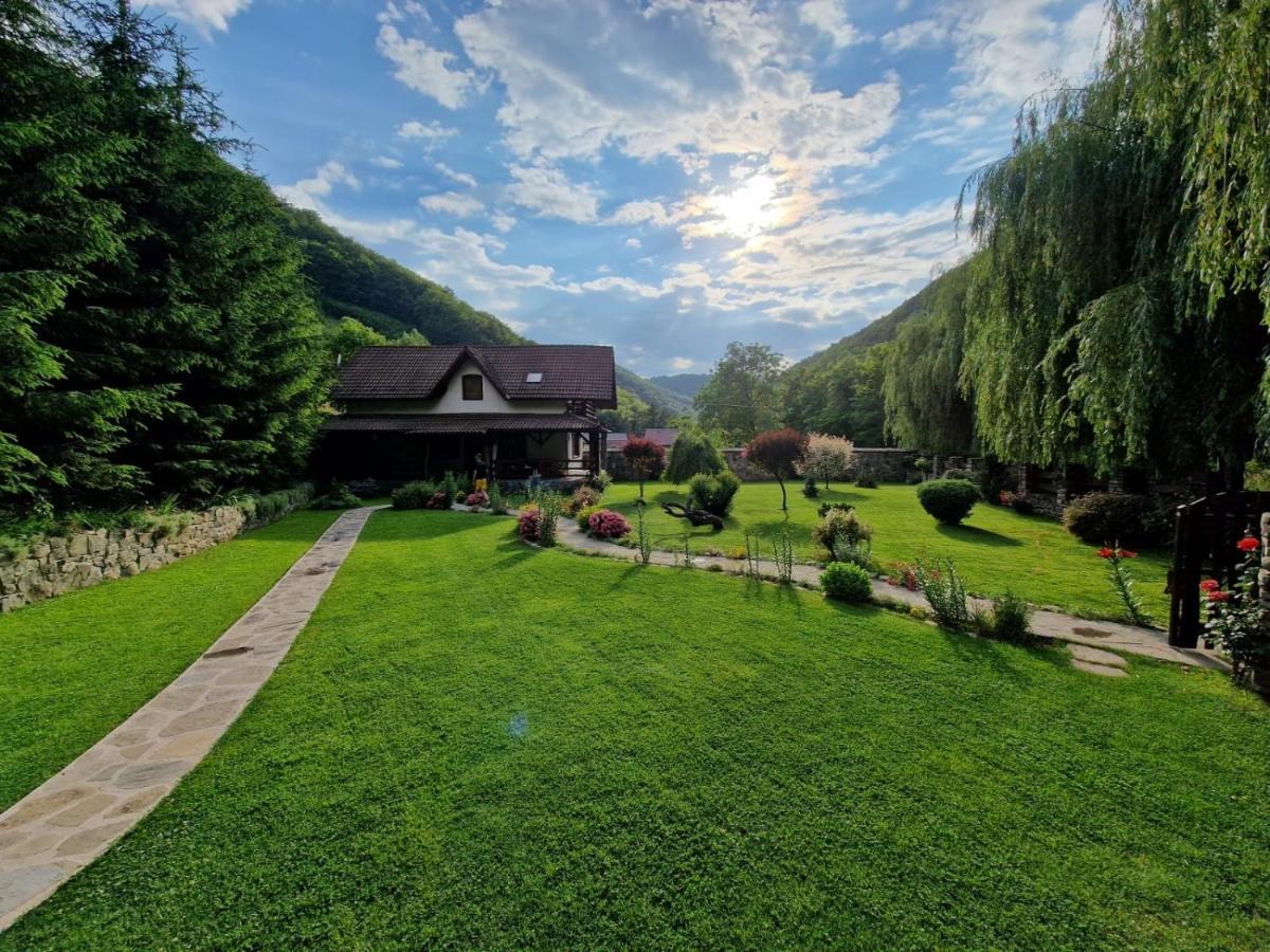 Casa De Piatra Villa Sztrugár Kültér fotó